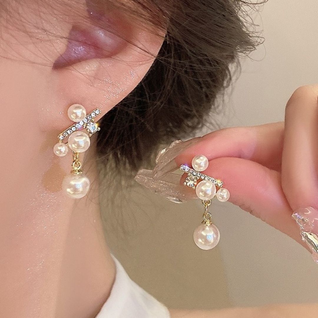 Gala Glamour Pearl Earrings