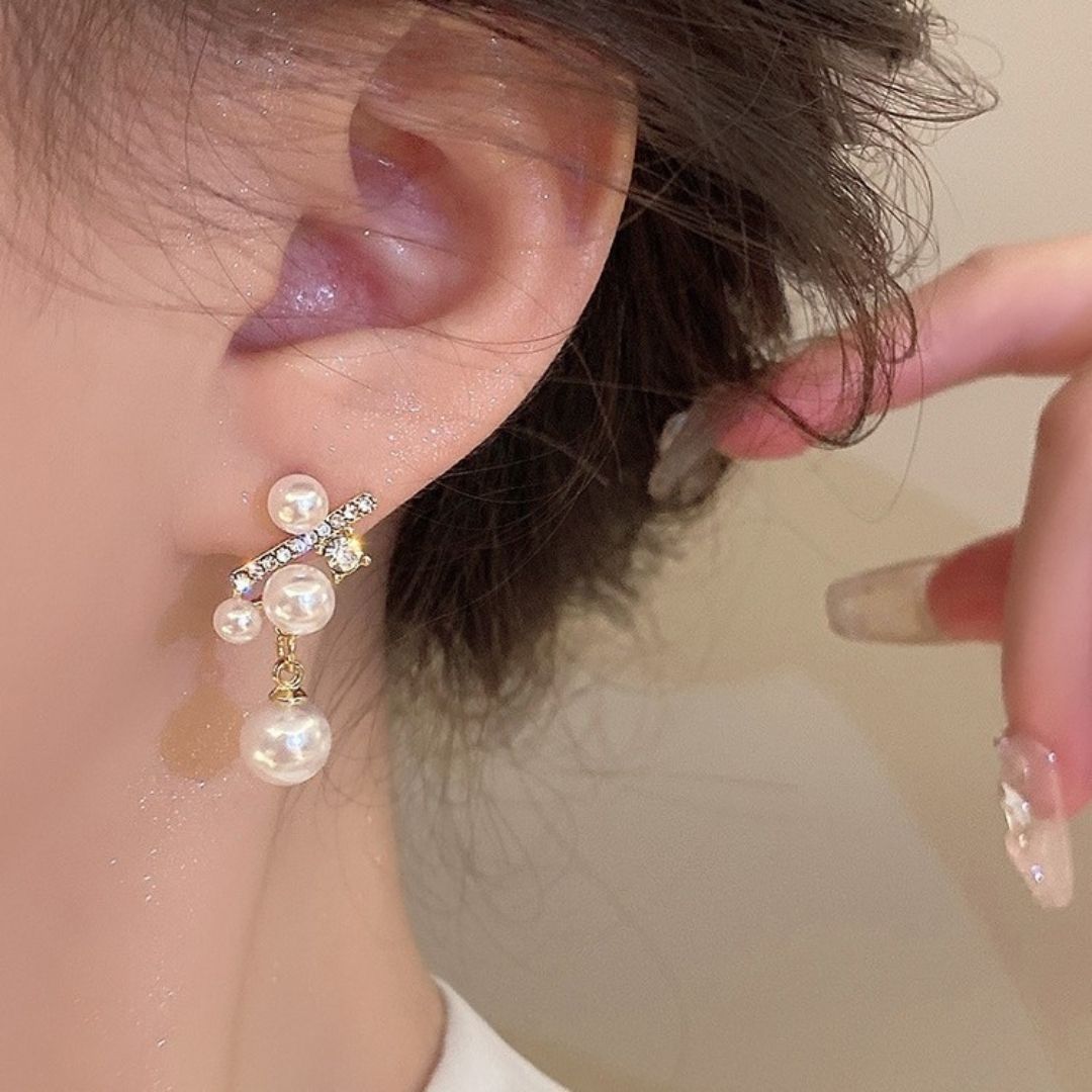 Gala Glamour Pearl Earrings