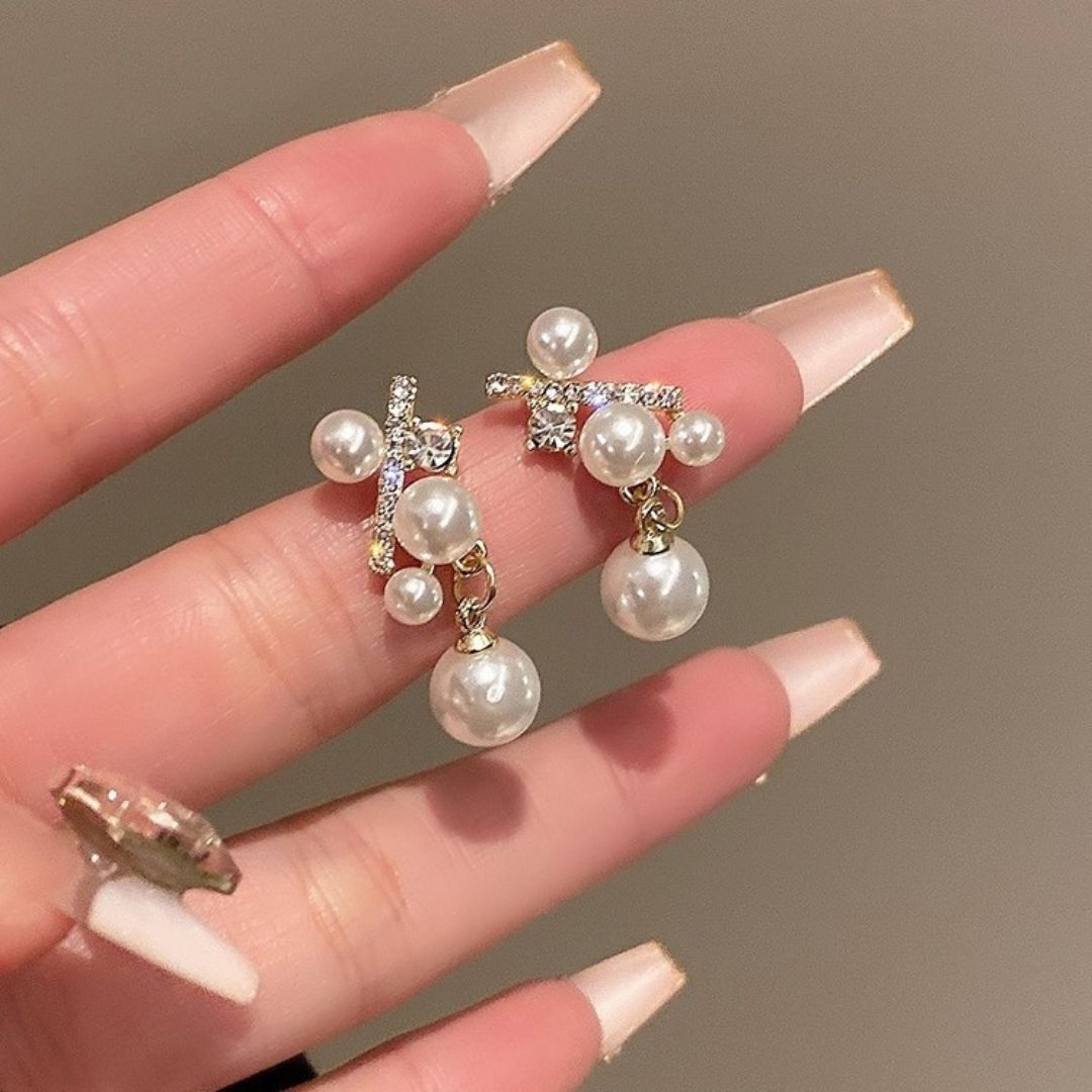 Gala Glamour Pearl Earrings