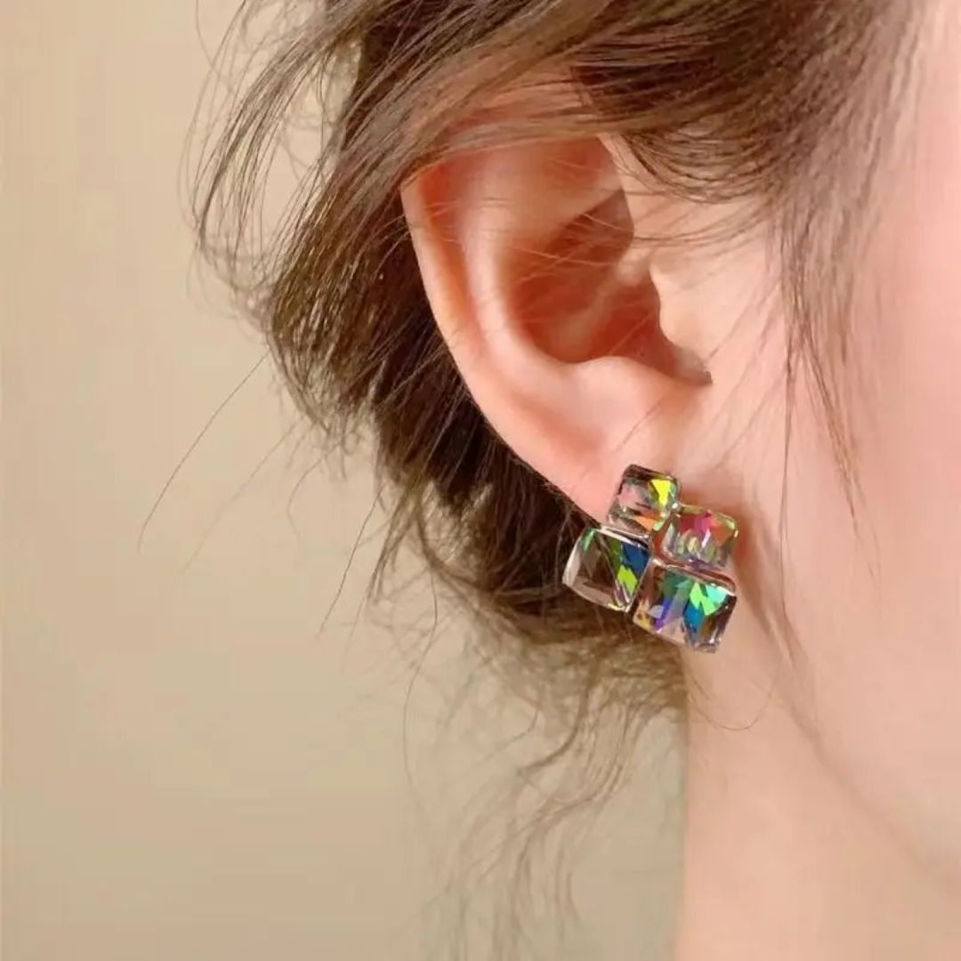 CRYSTAL COLORED EARRING