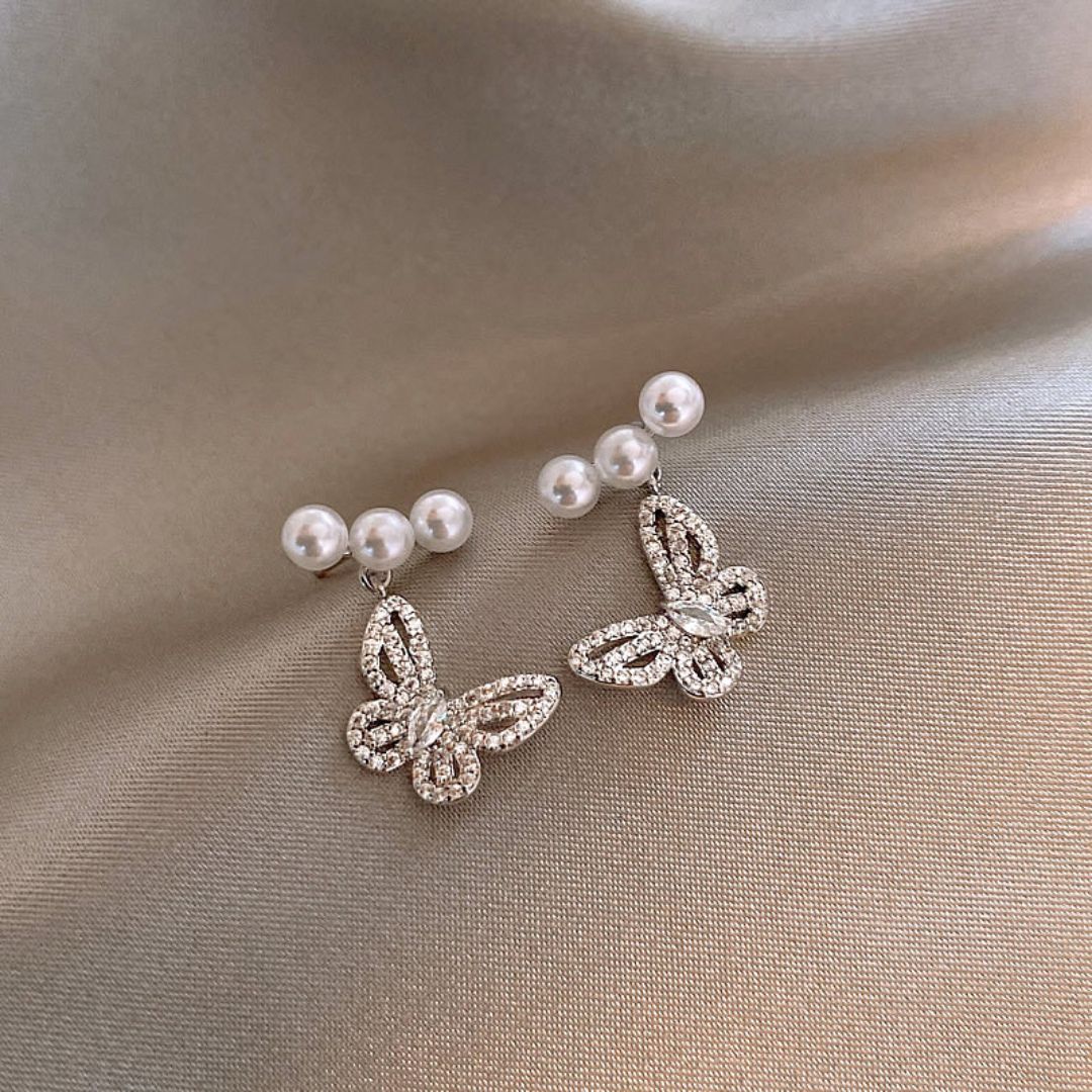Butterfly Bloom Pearls Earrings