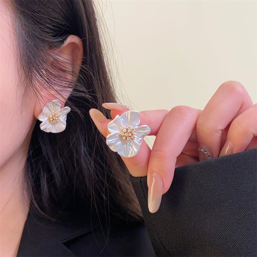 Camellia Dream Studs Earrings
