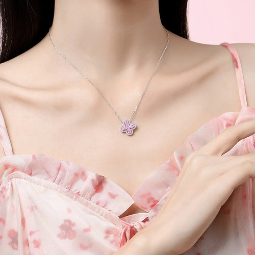 Gleam Clover Necklace