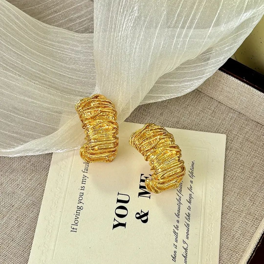 Tenuous Curl Studs Earrings