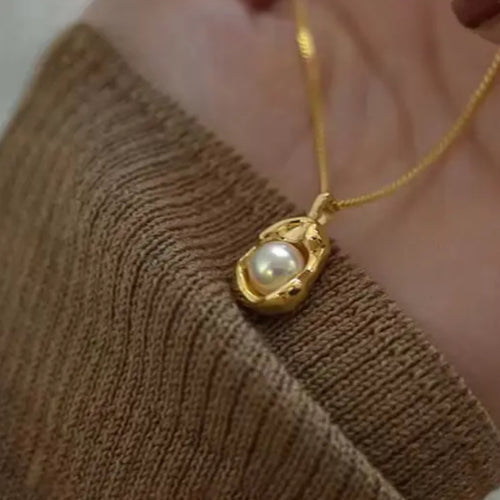 Pearl Drift Necklace