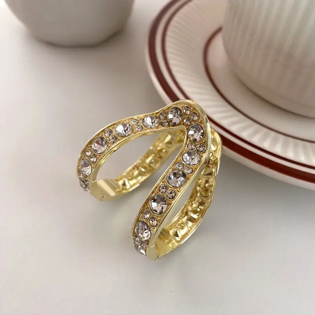 V-Shape Elegance Hair Claw