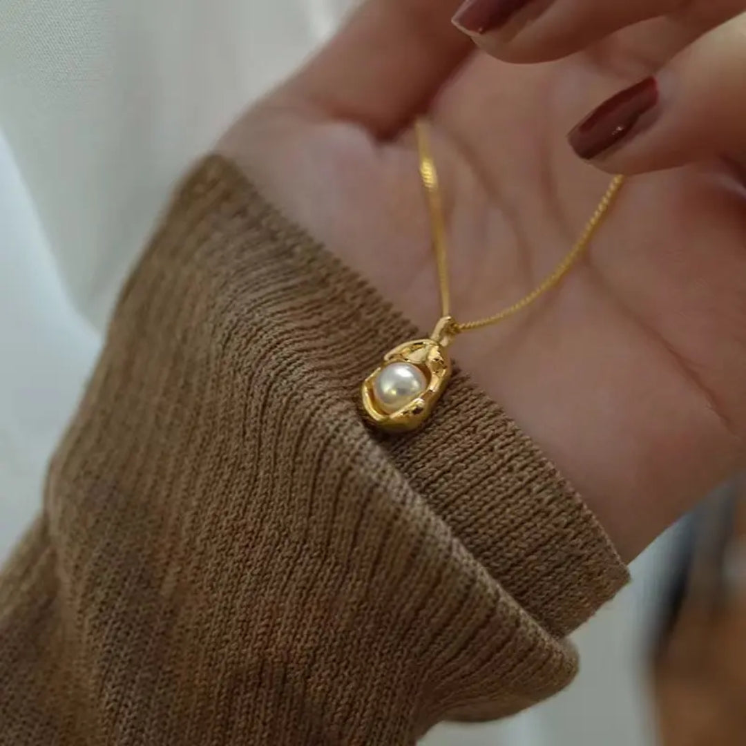 Pearl Drift Necklace