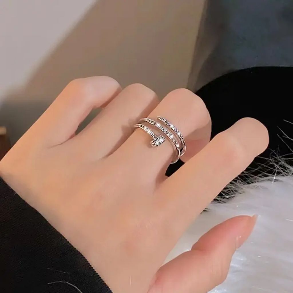 Nail Drip Twisty Ring