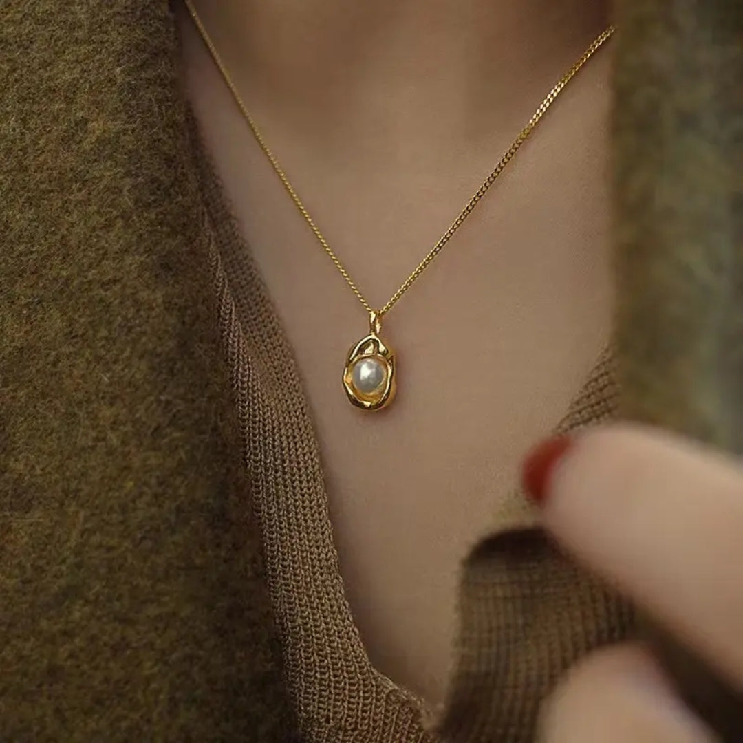 Pearl Drift Necklace