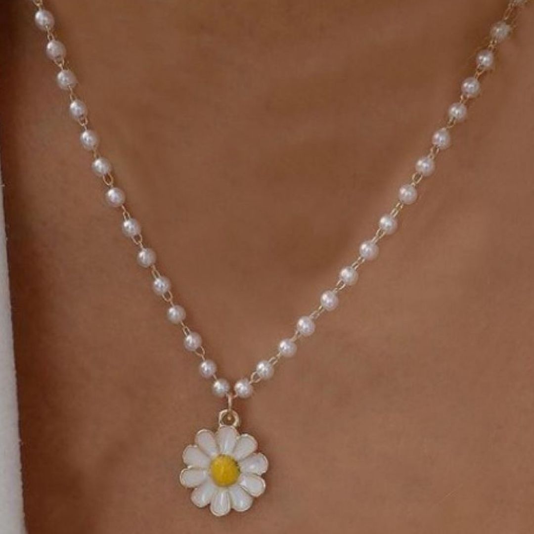 Pearl Strand Daisy Necklace