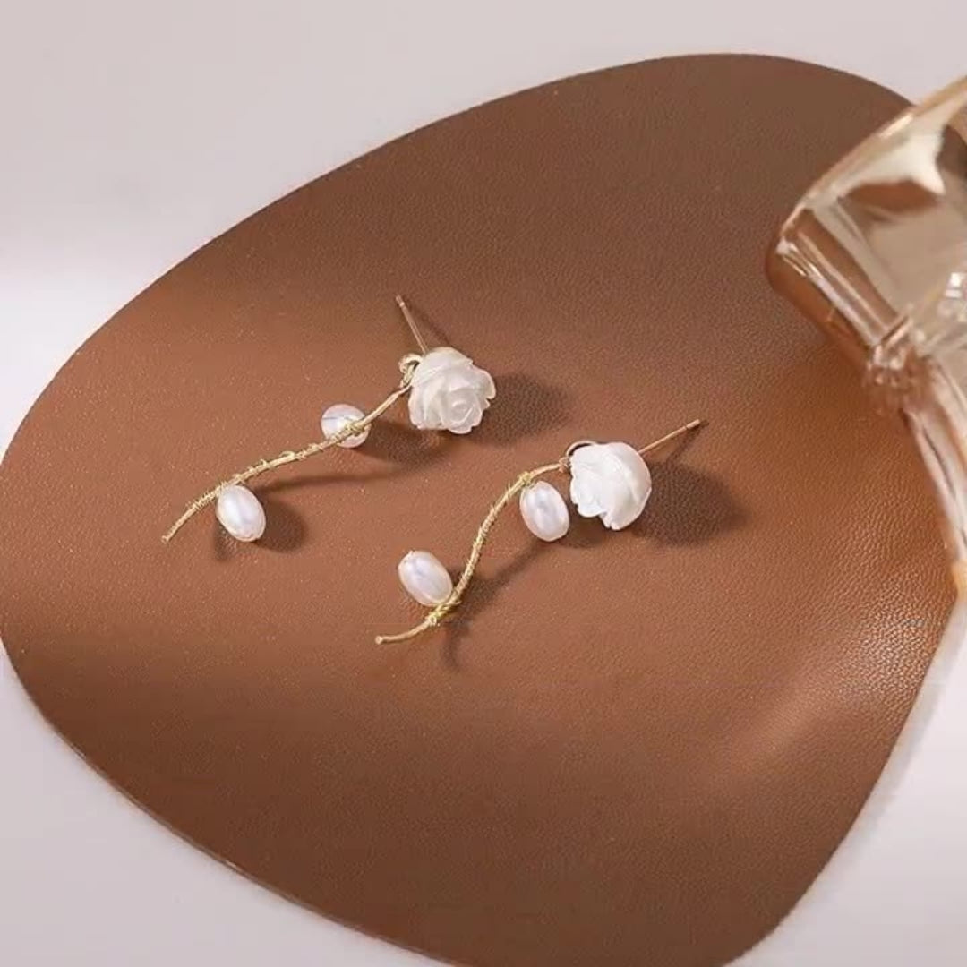 Whispering Rose Pearls Earring