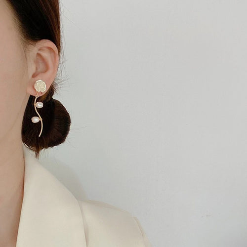 Whispering Rose Pearls Earring