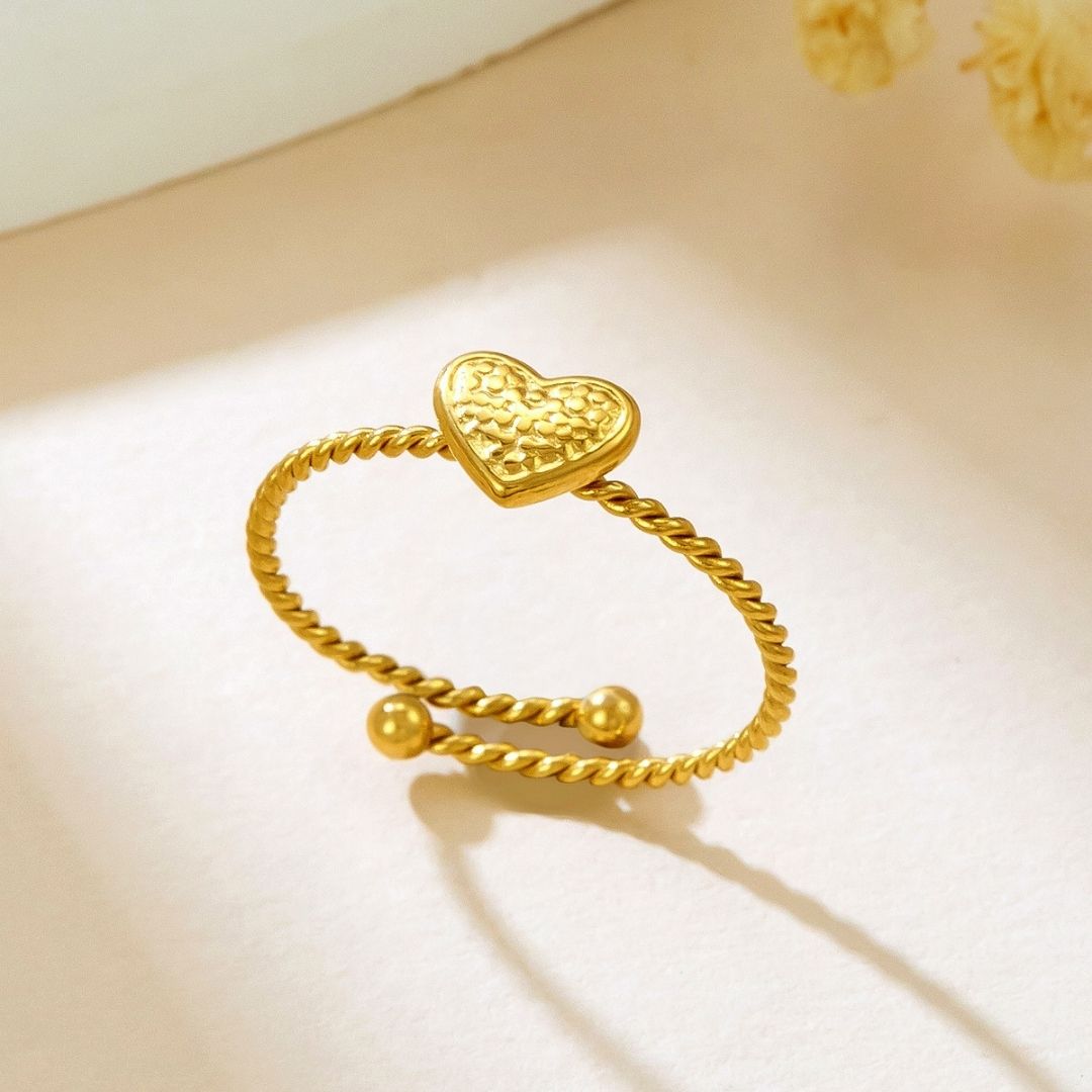 Eternal Rope Heart Ring