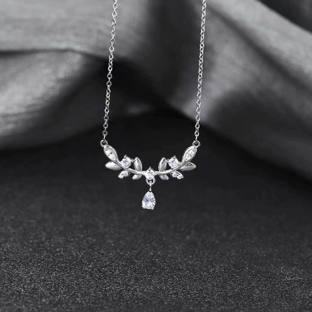 Silver Leaf Pendant Chain Necklace
