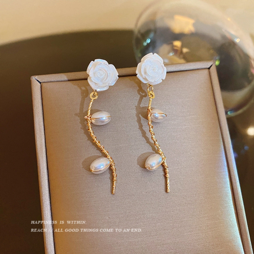 Whispering Rose Pearls Earring