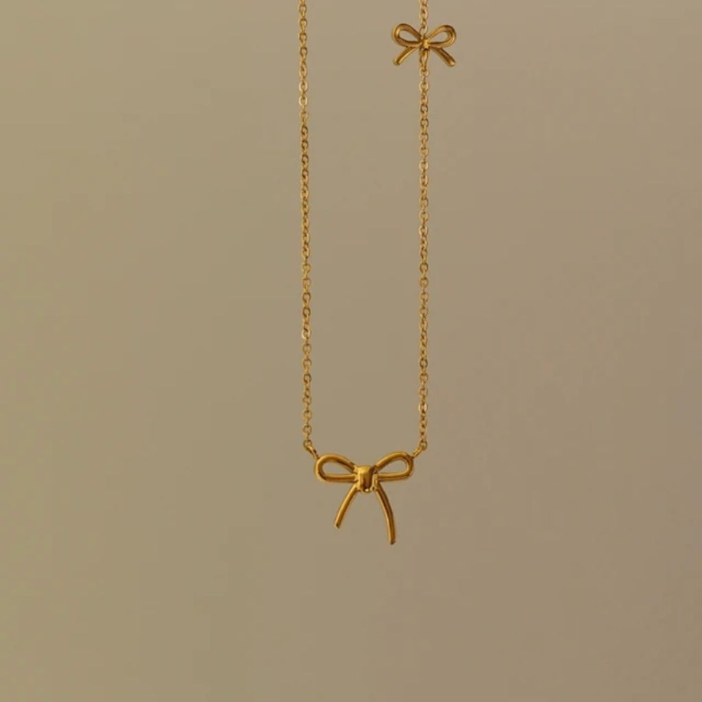 Luxe Loop Bow Necklace