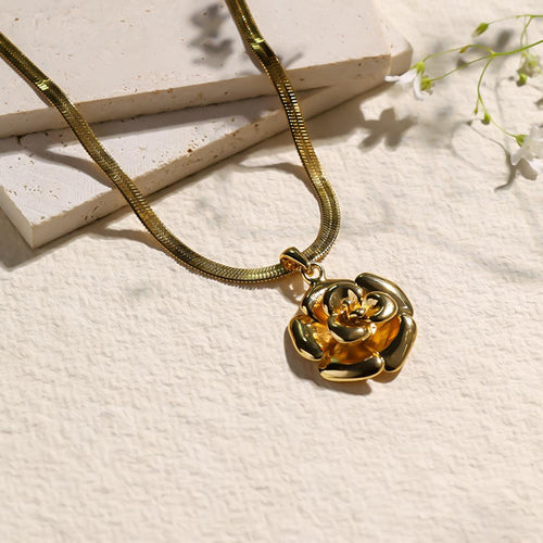 Daisy Bloom Necklace