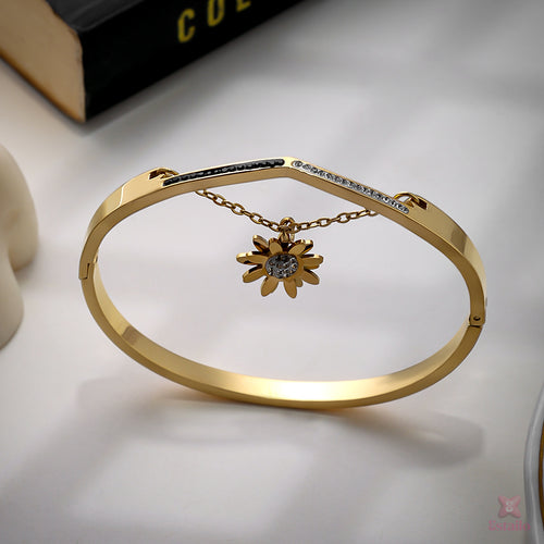 Elegant Floral Bracelet