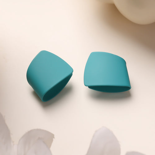 Lushy Gleam Studs Earrings