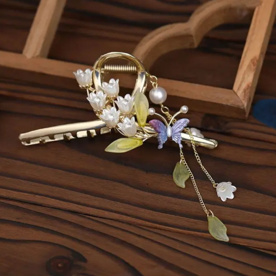 Lily & Butterfly Tassel Claw