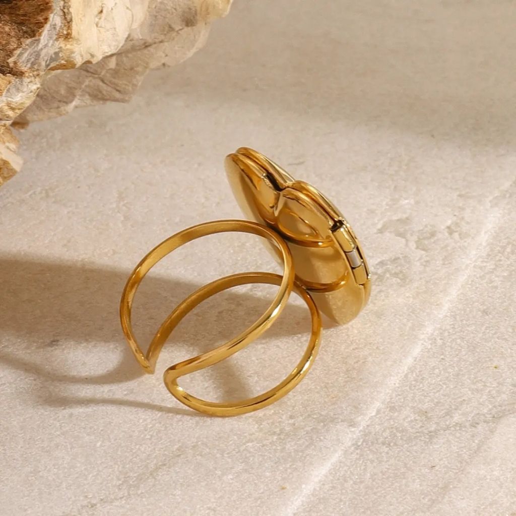Glossy Heart Ring