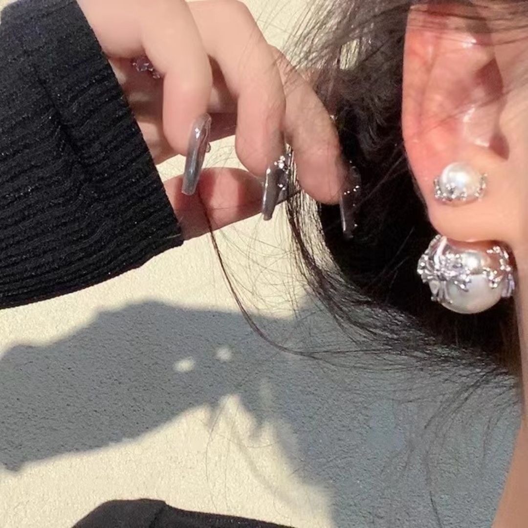 Majestora Luxe Pearl Studs Earrings