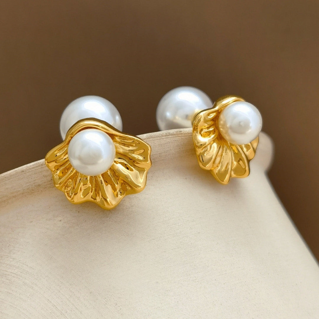 Divine Daisy Pearl Earrings