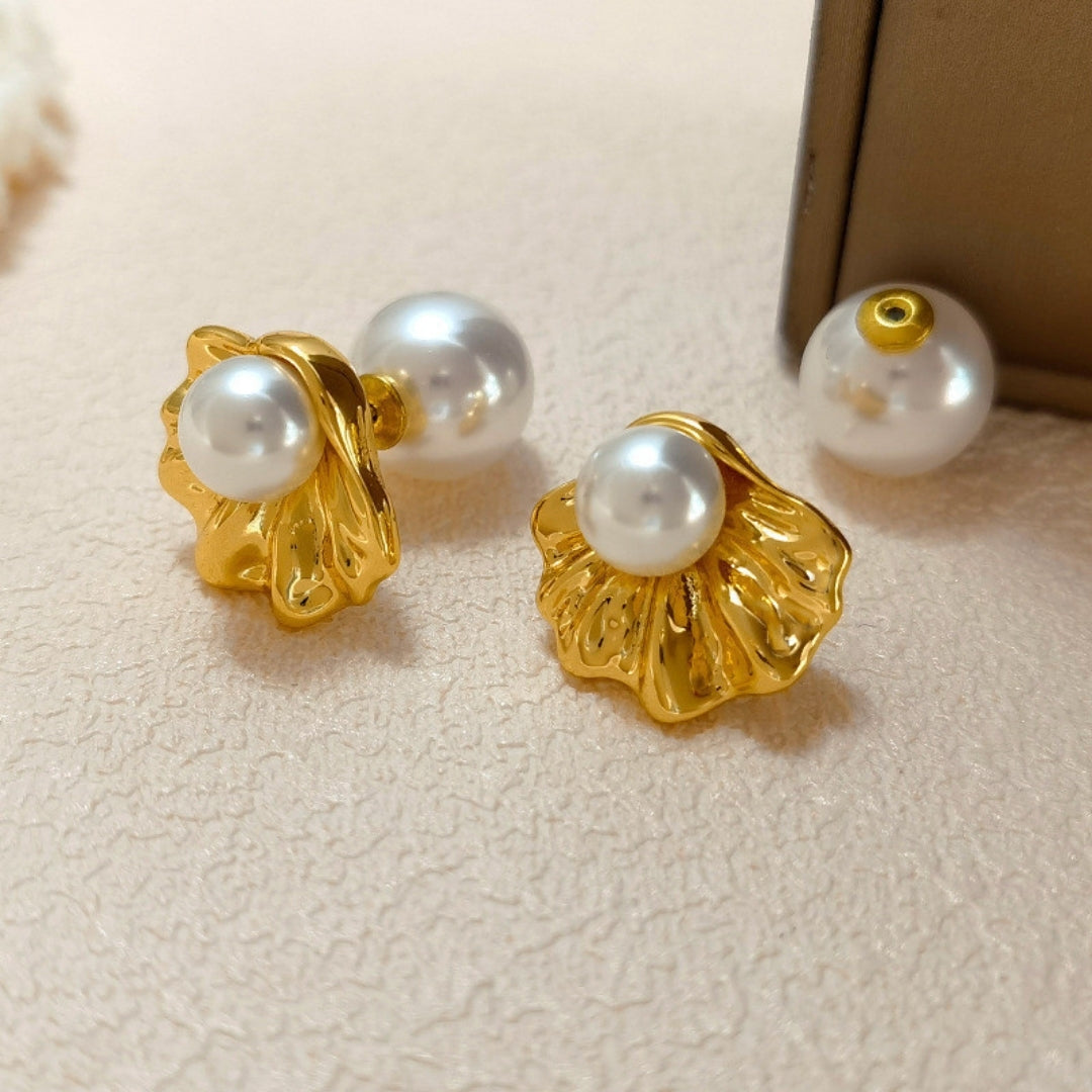Divine Daisy Pearl Earrings
