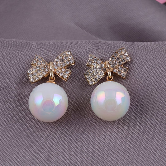 A Pearl of Bow Earring