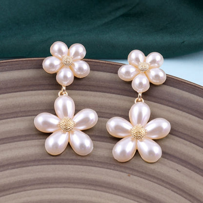 As Pearl of Flower Earrings