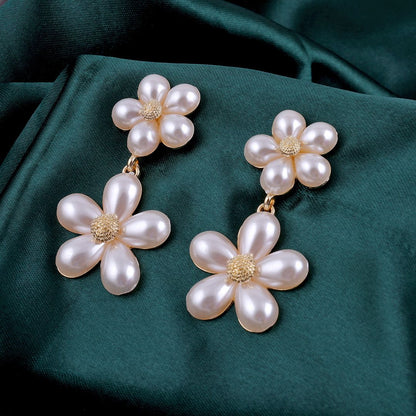 As Pearl of Flower Earrings