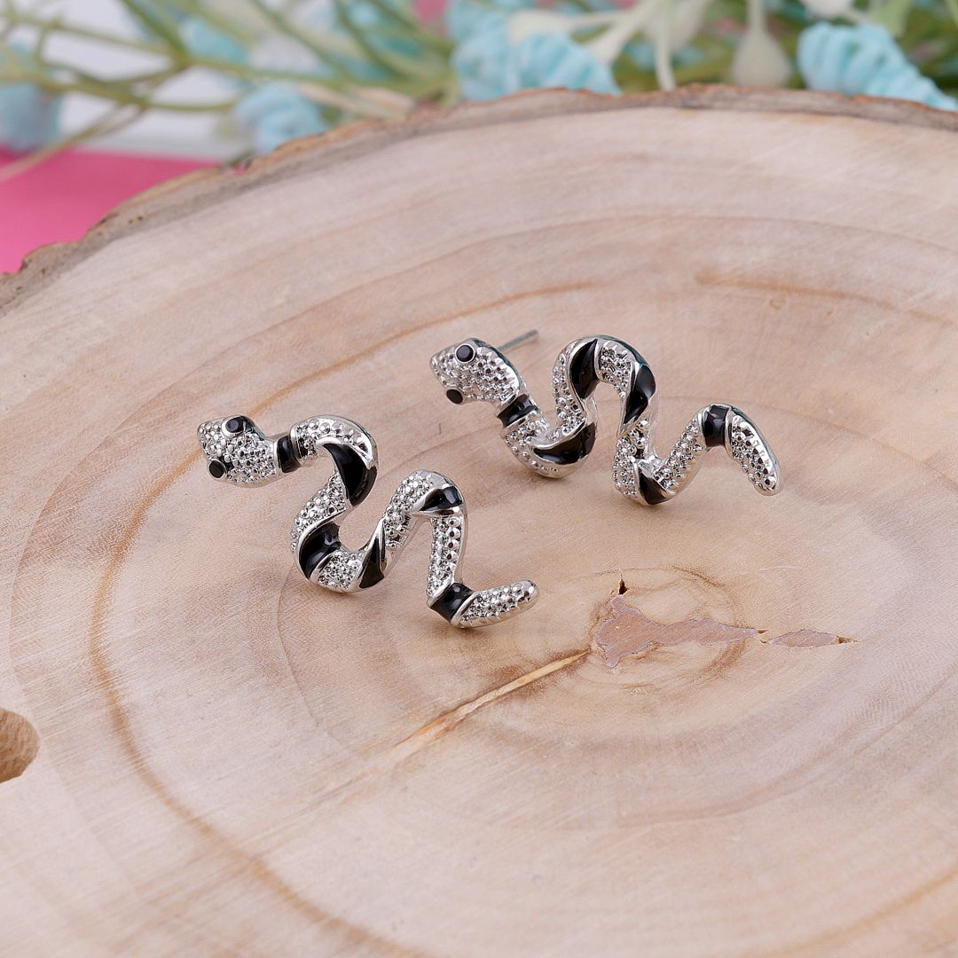 Dainty Chic Snake Earrings