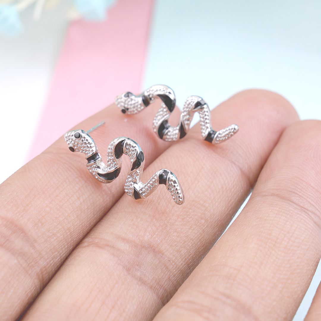 Dainty Chic Snake Earrings