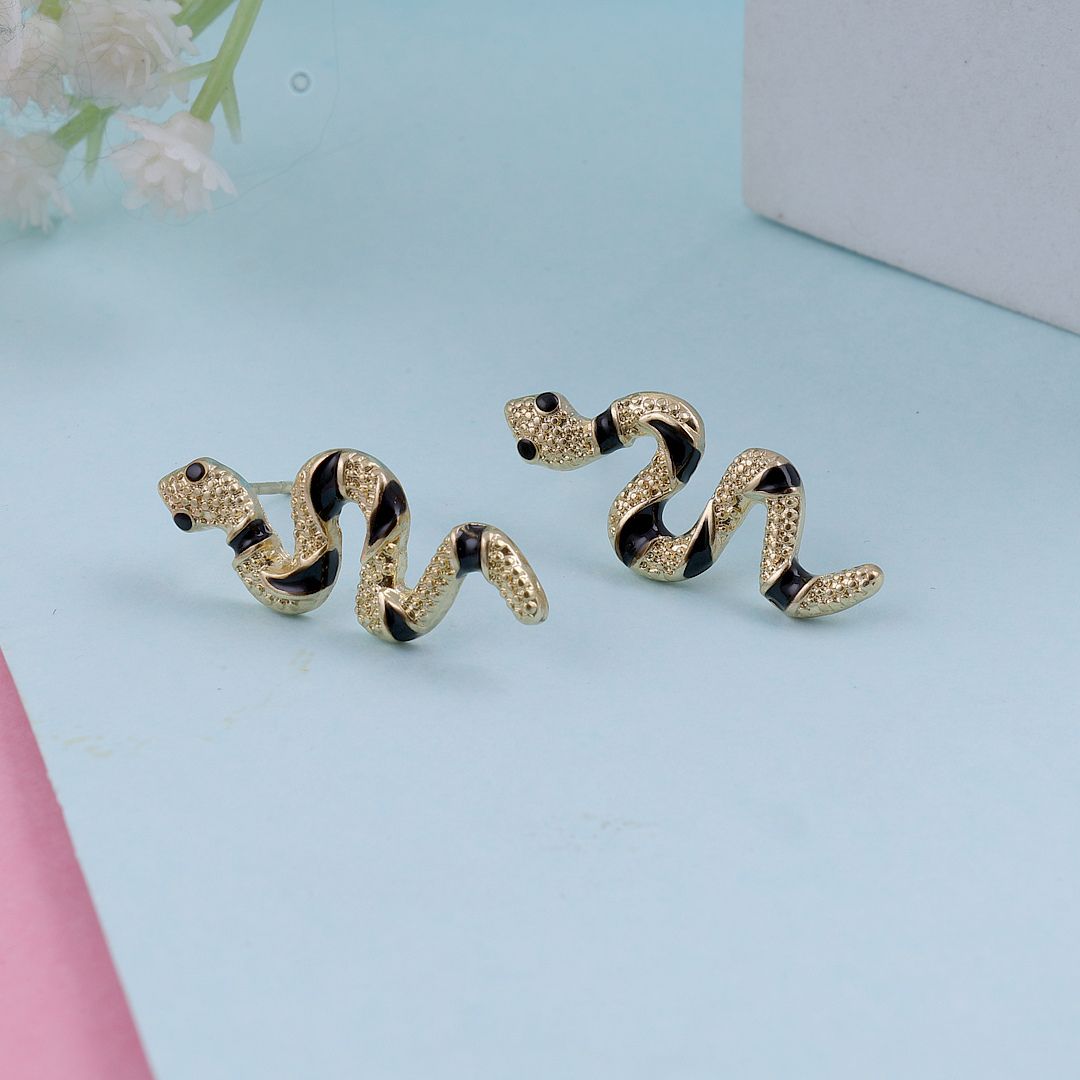 Dainty Chic Snake Earrings