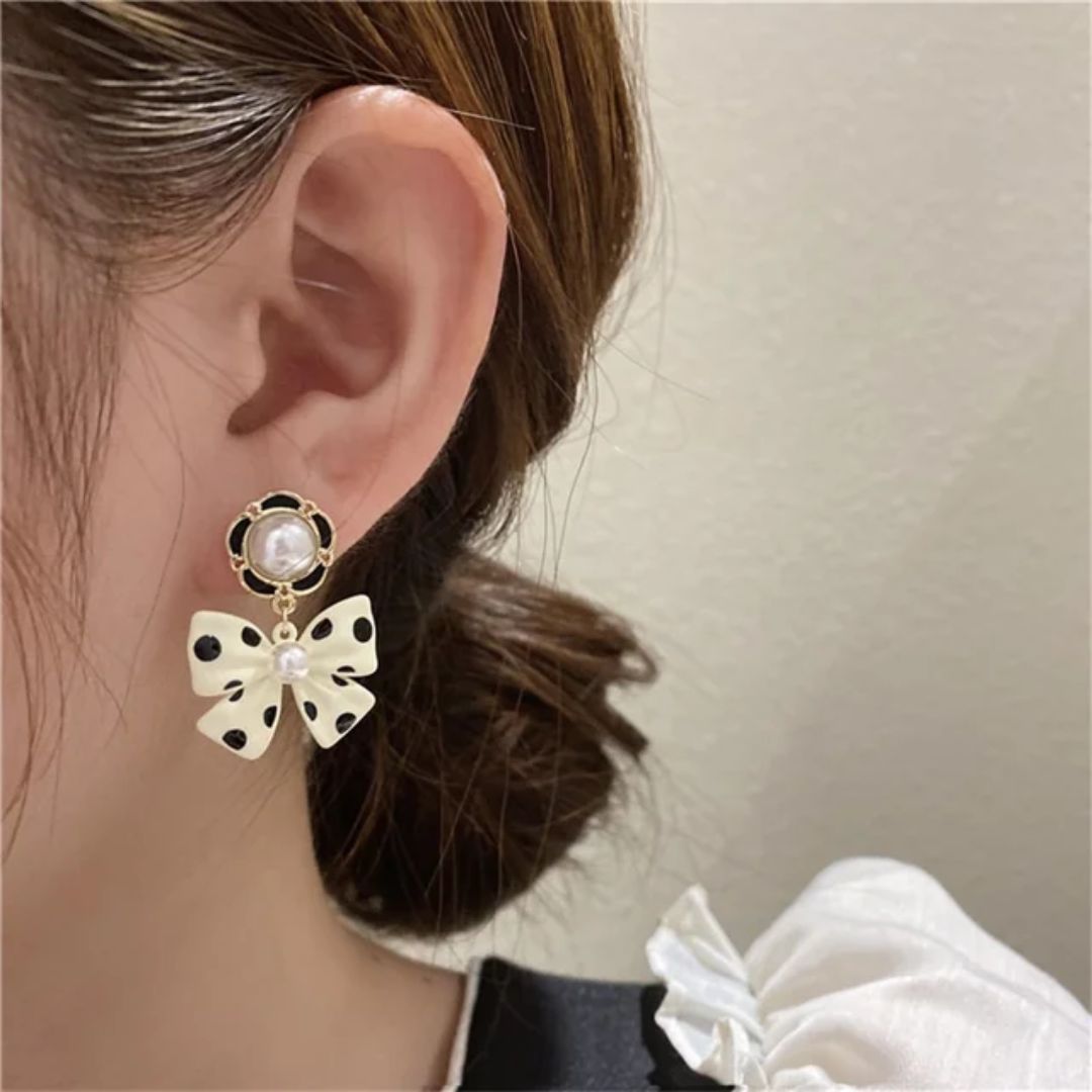 Cute Si Bow Earrings