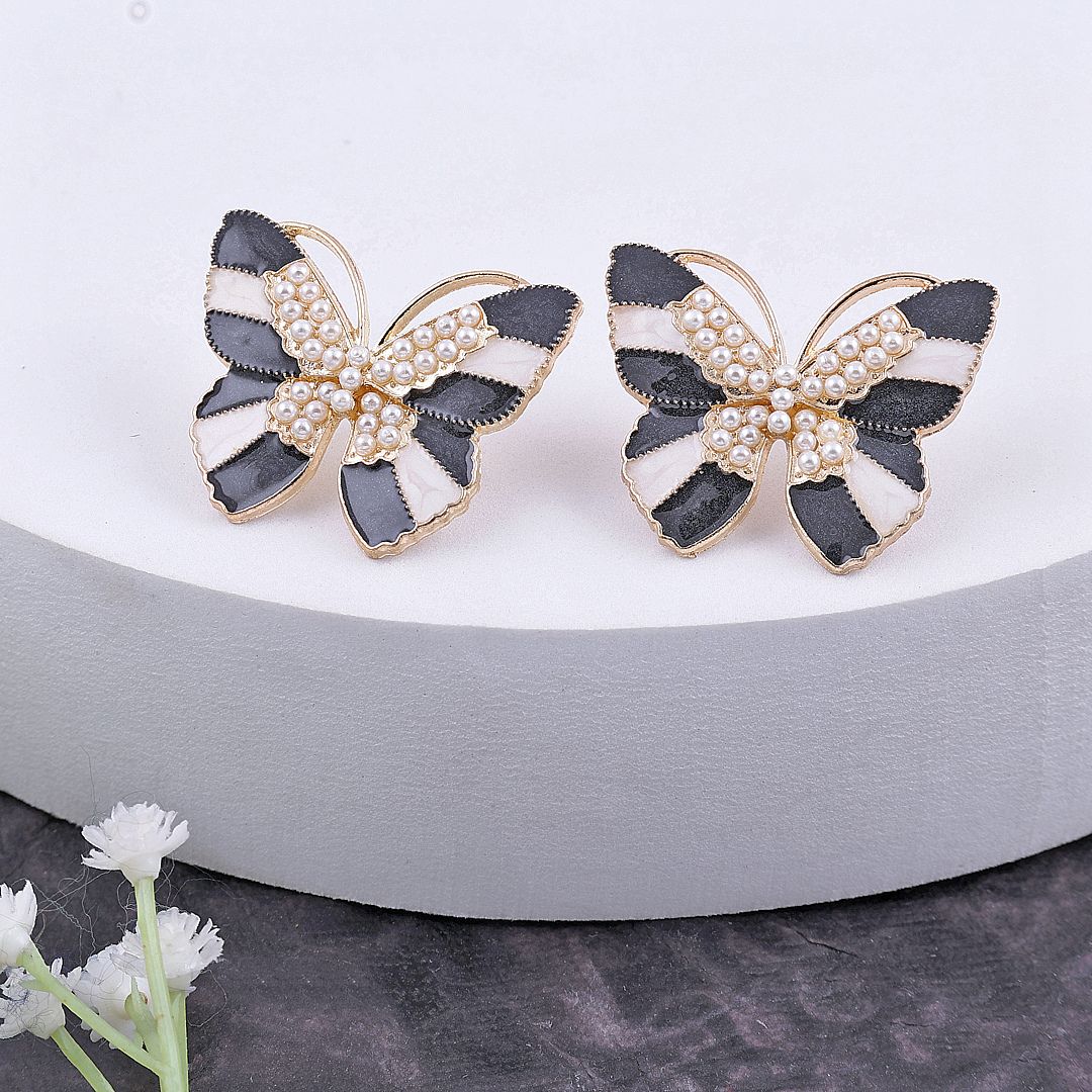 A Pearl Of butterfly Earrings