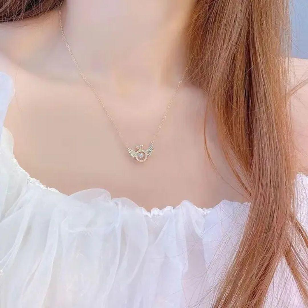 Fly high Neckpiece