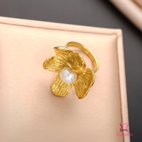Gardenia Pearl Ring