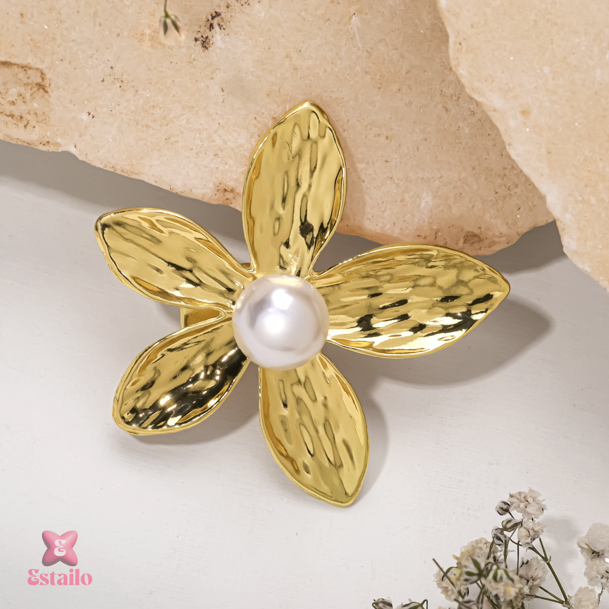 Golden Petal Pearl Clip