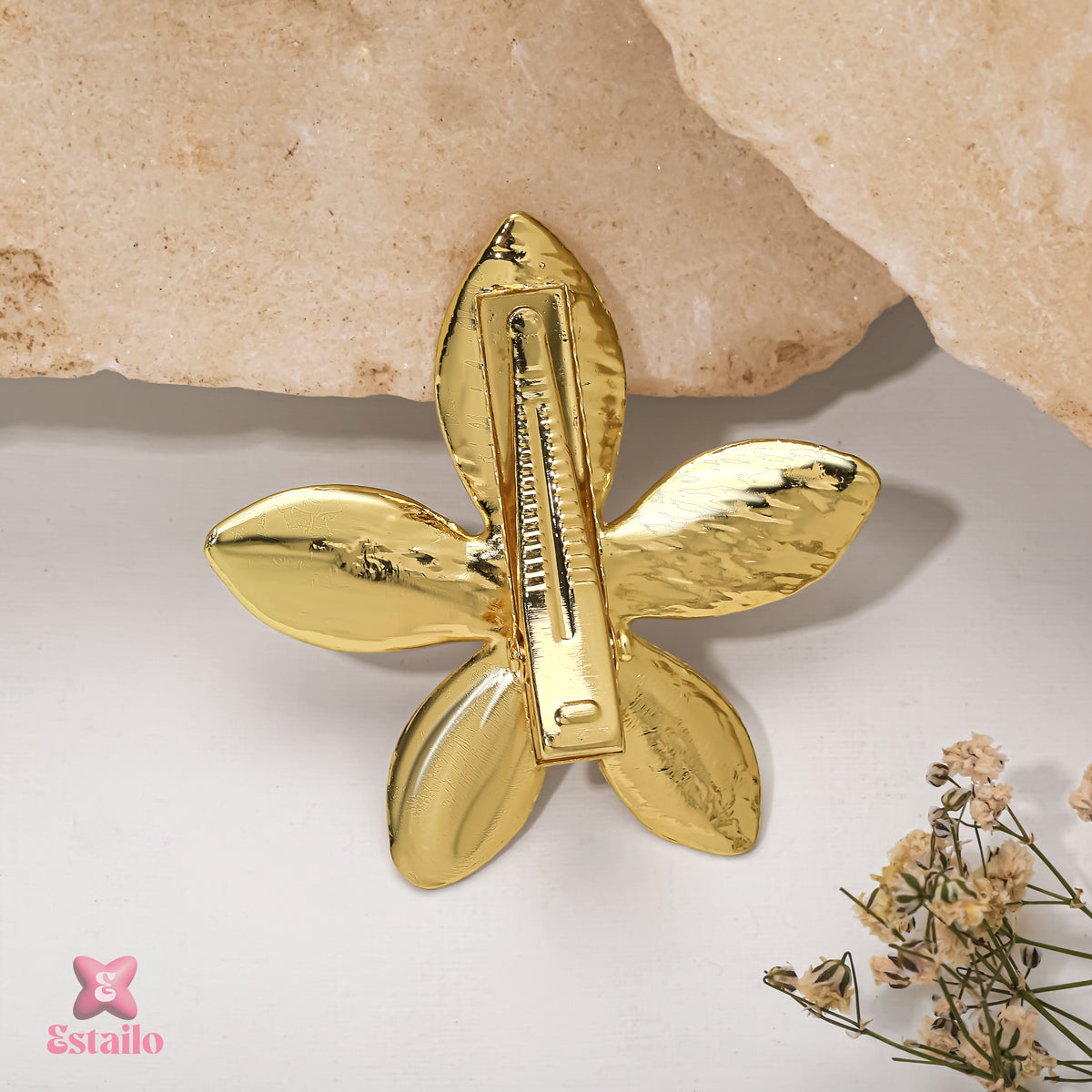 Golden Petal Pearl Clip