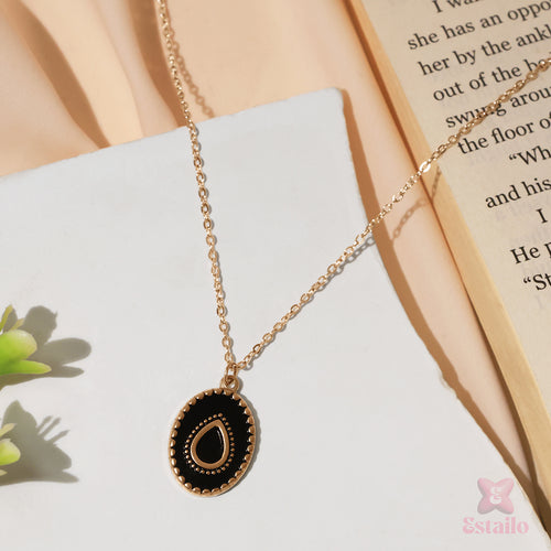 Stella Black Pendant Necklace