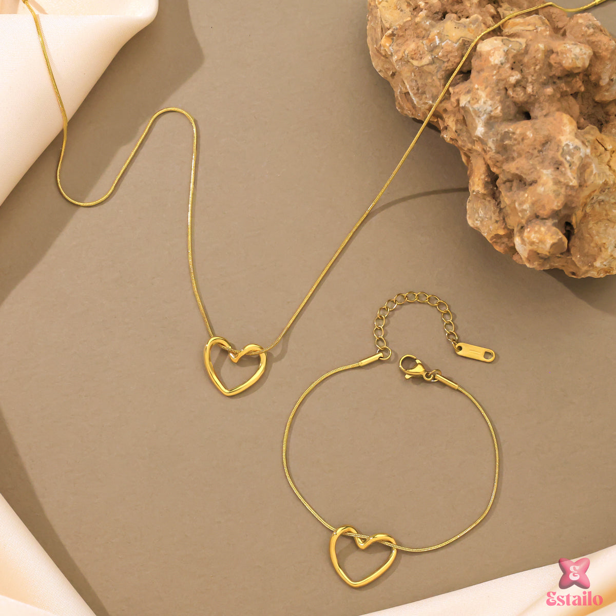Gold Minimalist Heart Set