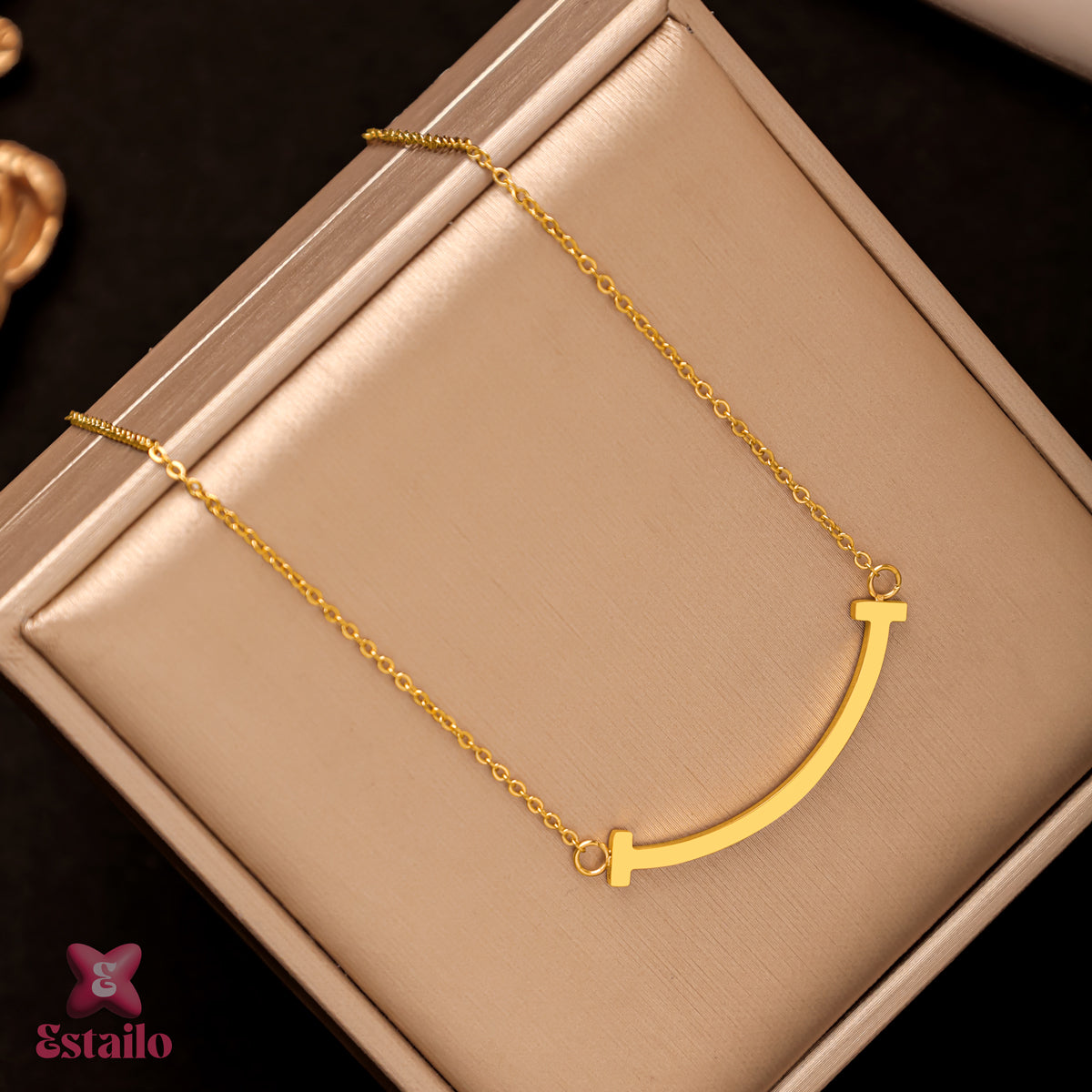 Smile Line Necklace