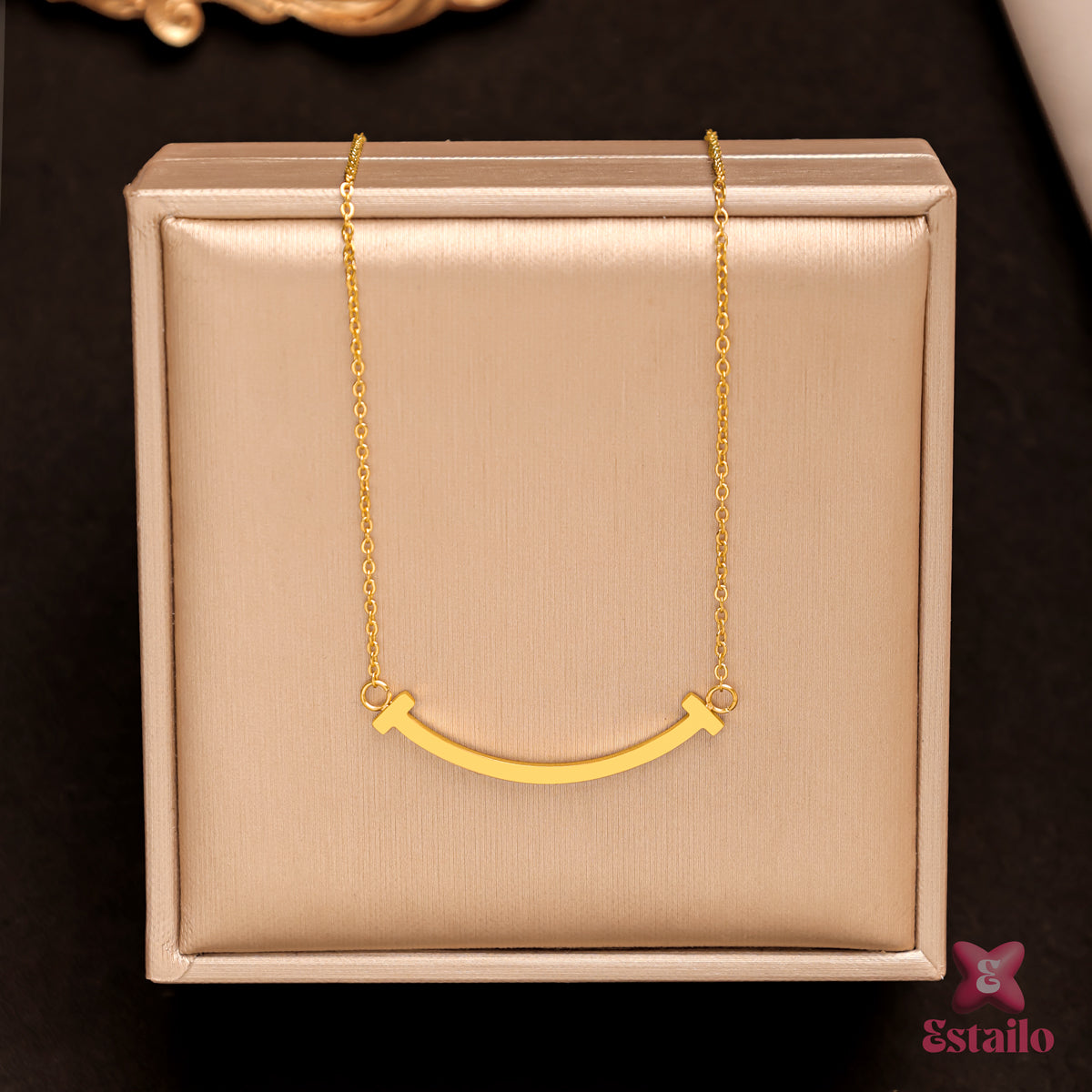Smile Line Necklace