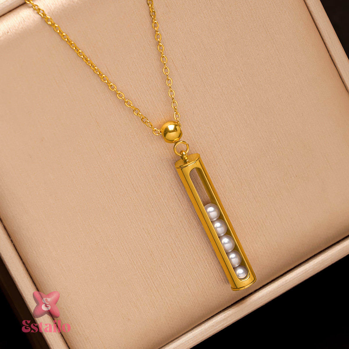 Geometric Pearl Necklace