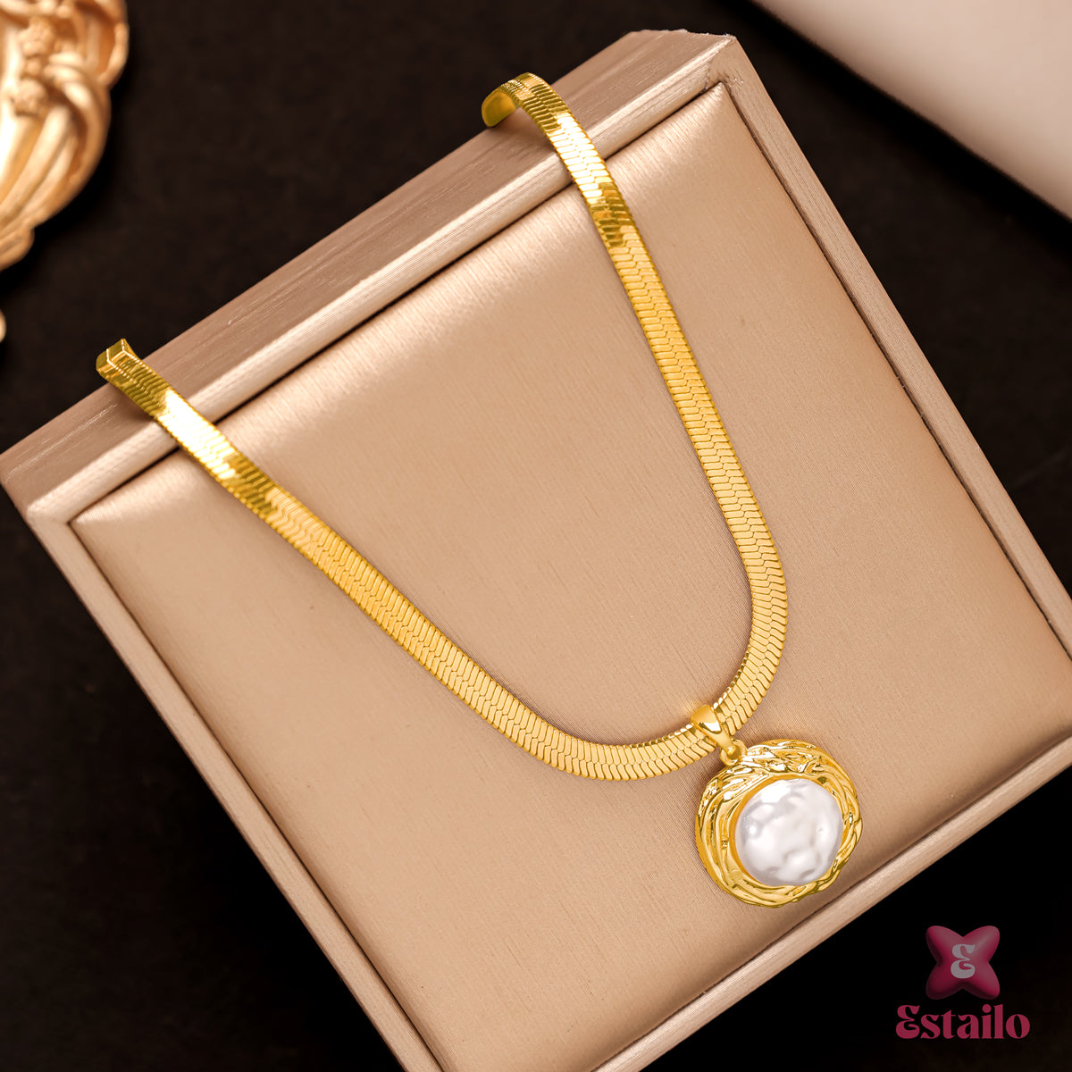 Pearl Embrace Necklace