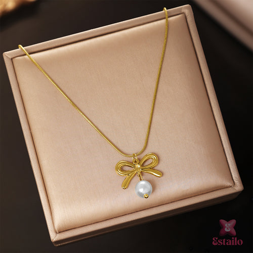 Graceful Knot Pearl Necklace