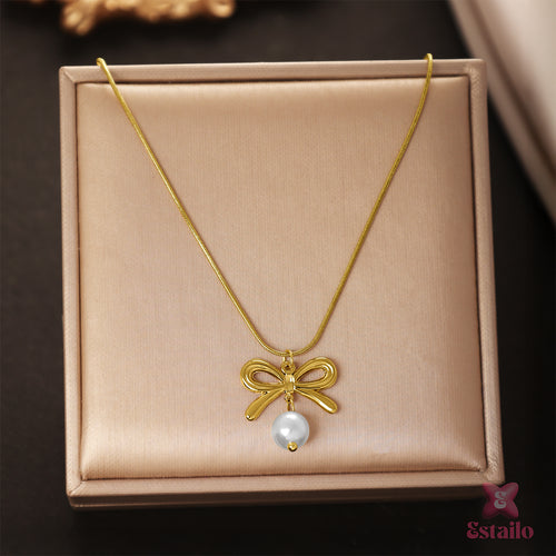 Graceful Knot Pearl Necklace