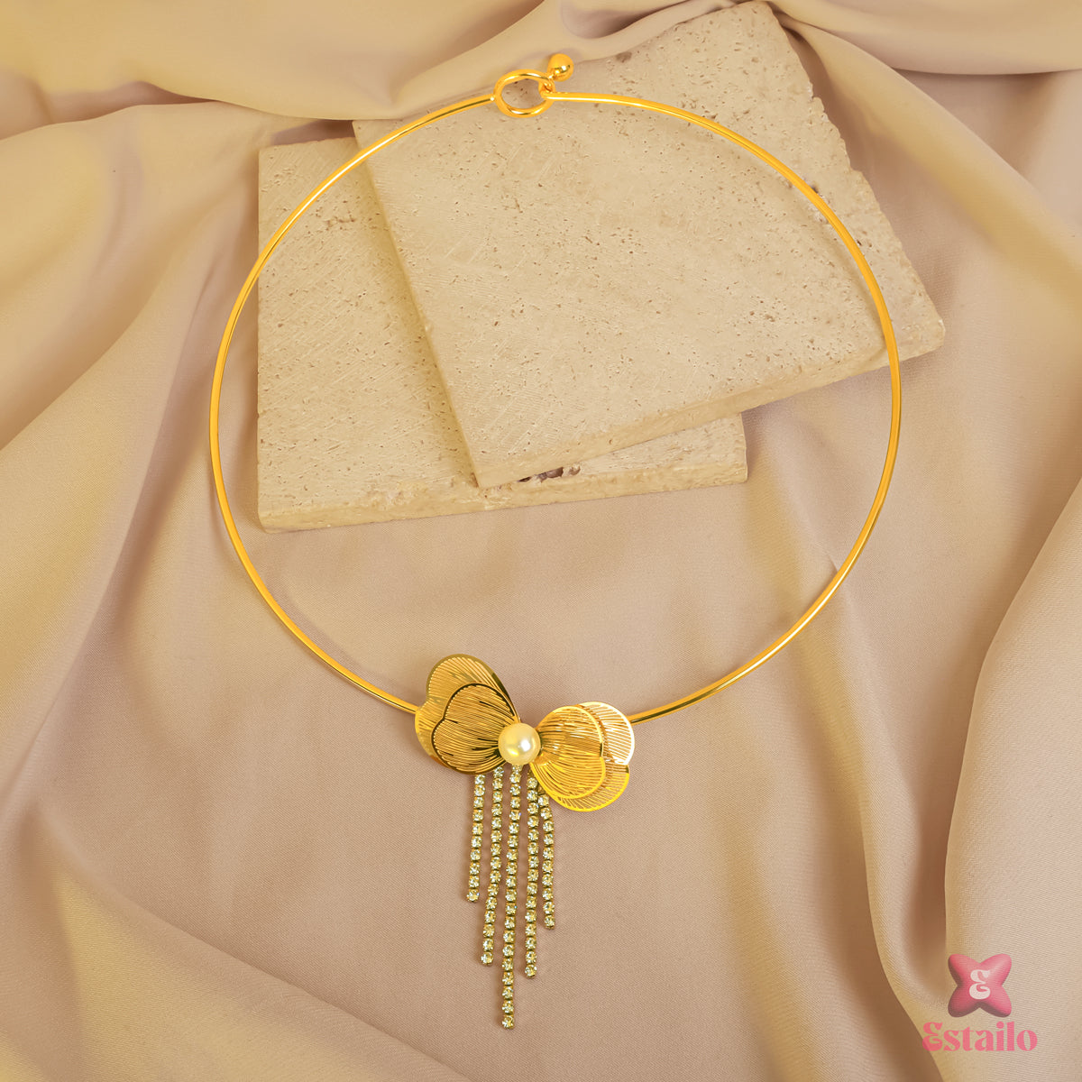 Dazzling Droplet Bow Necklace