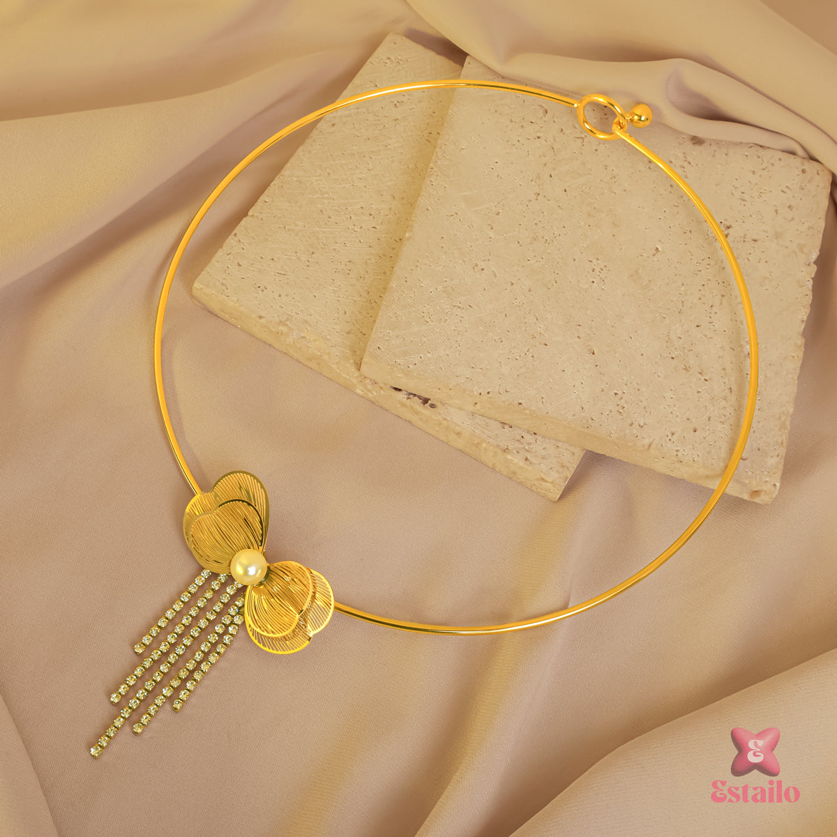 Dazzling Droplet Bow Necklace